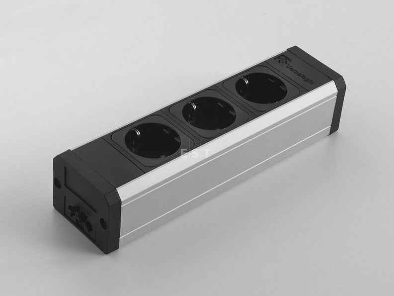 ASA 06100E00019 Zásuvková jednotka univerzální VERSATEK PRO, 3x230V, 1xUSB 5V (nabíječka: typ A+C), 2x volná pozice, eloxovaný hliník/černá ASA 06100E00019 Zásuvková jednotka univerzální VERSATEK PRO, 3x230V, 1xUSB 5V (nabíječka: typ A+C), 2x volná pozice, eloxovaný hliník/černá